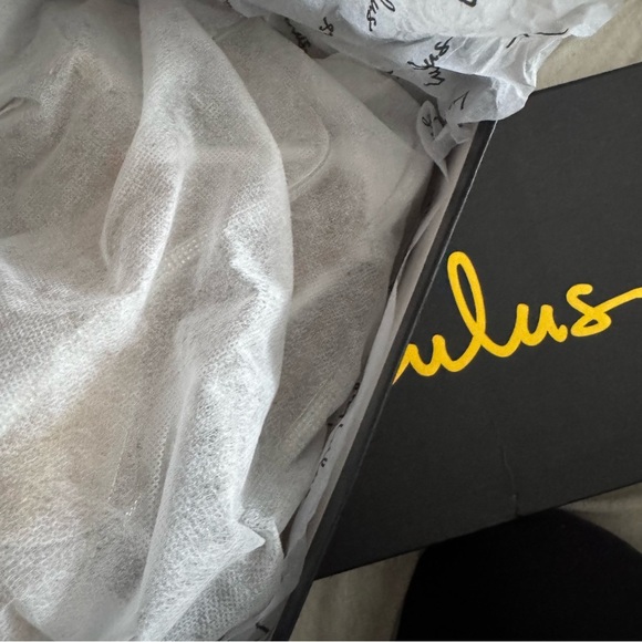 Lulus Lullie Silver Vinyl Rhinestone Ankle Strap Pointed-toe Pumps - Size 7.5 - Picture 8 of 8